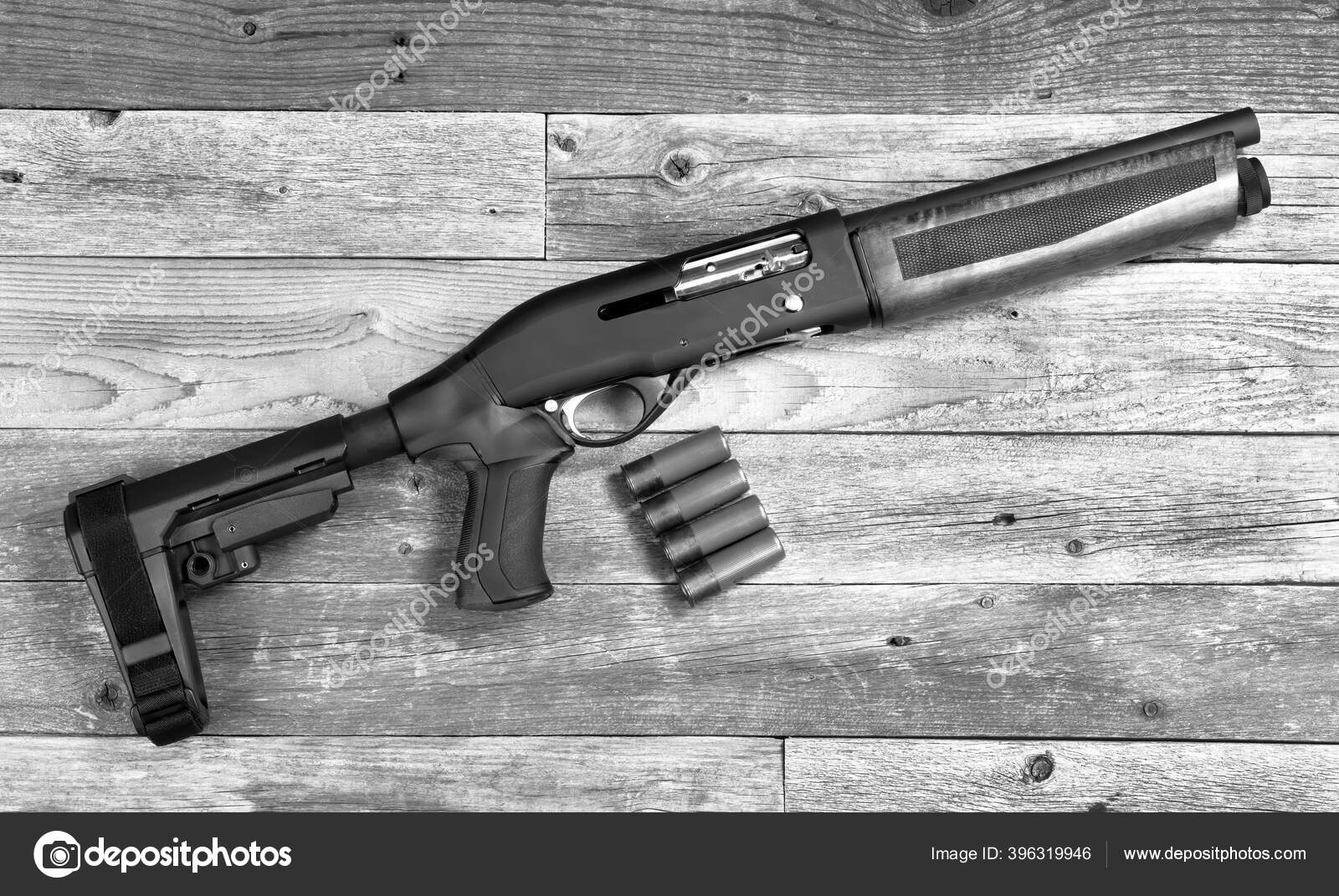 Seguridad Hogar Calibre Cañón Corto Semiautomático Arma Fuego Escopeta  Blanco — Foto de stock #396319946 © mj0007, image size:1600x1071