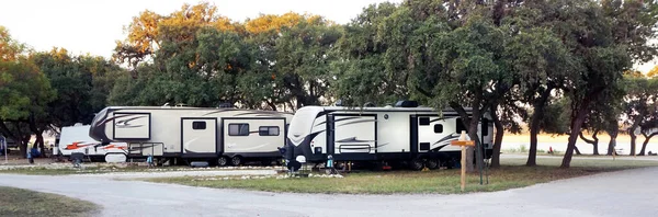 Camping Texas Junto Lago —  Fotos de Stock