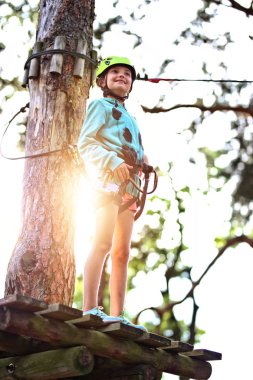 bir ip parkta macera