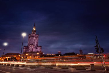 Varşova merkezi gece ve kültür ve Bilim Sarayı