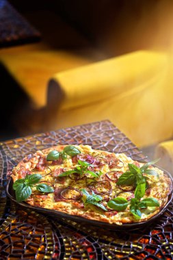 Alsatian pasta pastırma ve soğan ile