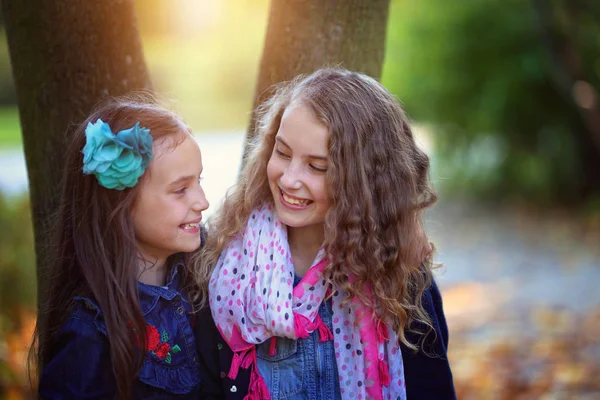 Bambine Felici Giorno Autunno — Foto Stock