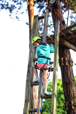 Tırmanma duvarı genç kız