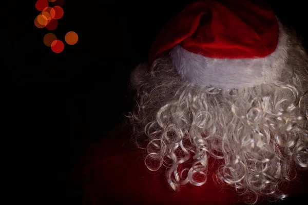 Santa Claus Sentado Una Acogedora Casa Con Chimenea —  Fotos de Stock