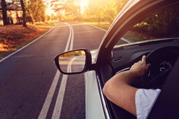 Conducir Sin Preocupaciones Coche Carretera — Foto de Stock