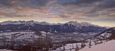 güzel görünümü Zakopane şehir ve Tatra Dağları