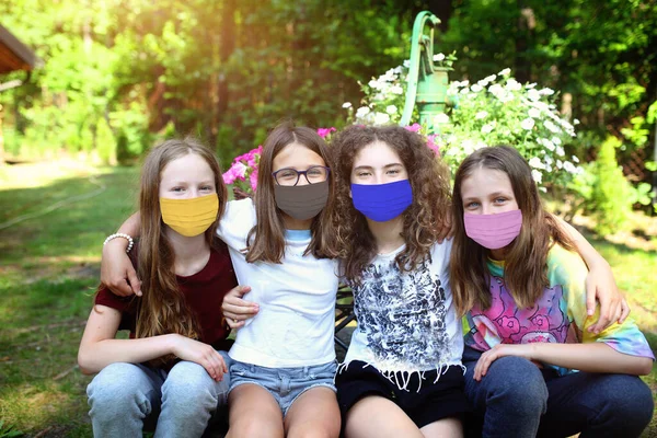 Young Friends Masks Have Meeting Outdoors — Stock Photo, Image