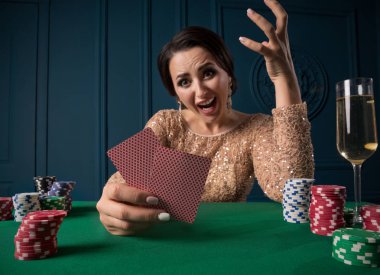 Casino oynamak güzel kadın