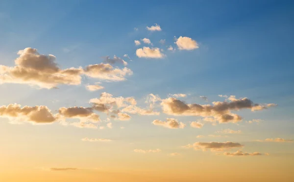 夏の時間で夕焼け空 — ストック写真