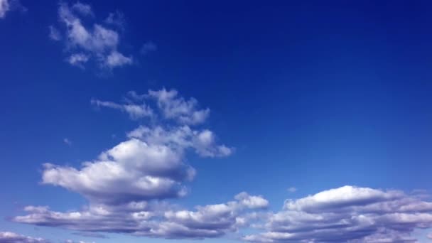 Vervallen Video Met Drijvende Wolken Blauwe Hemel — Stockvideo