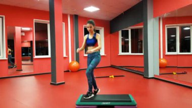 genç kız fitness Club