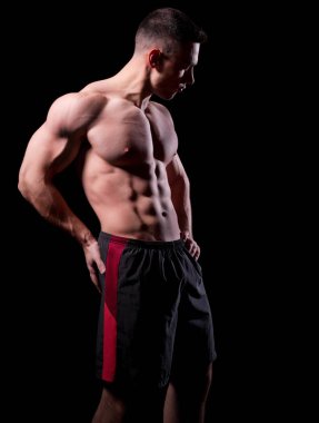 Güçlü delikanlı izole