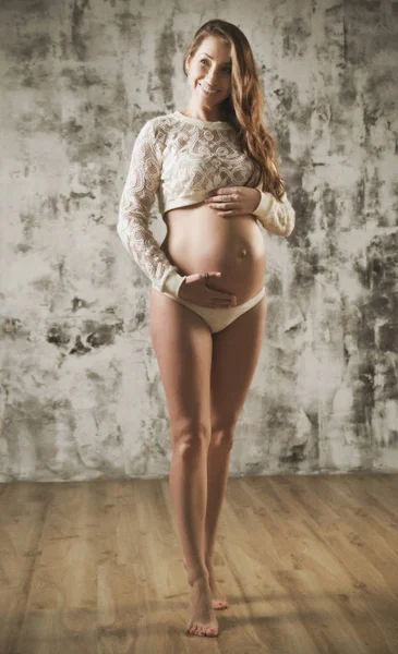 Portrait de femme enceinte (ancien ver ) — Photo