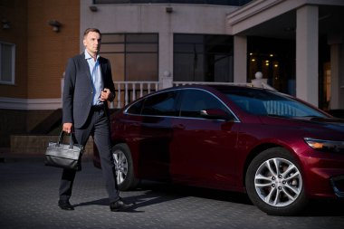 İş adamı portresi (normal ver)