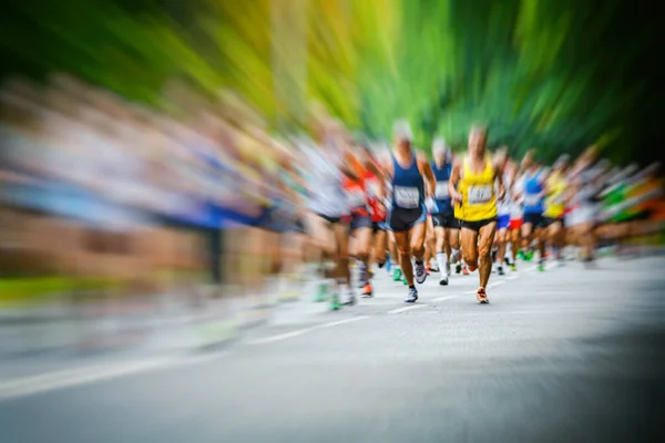 Wroclaw maraton kör avsiktlig rörelse oskärpa — Stockfoto