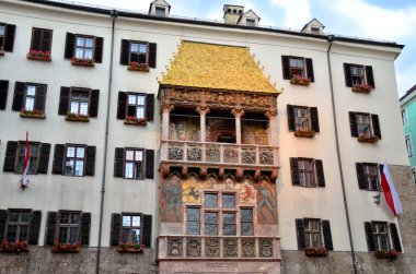 Goldenes dachl ve Golden Innsbruck bölgesinde çatı