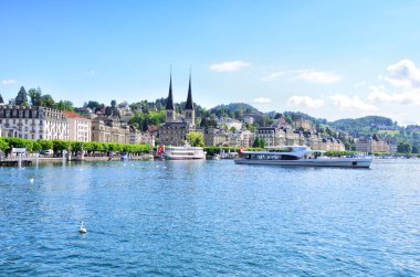 Dört kanton Gölü ve İsviçre Alpleri'nin güzel Lucerne