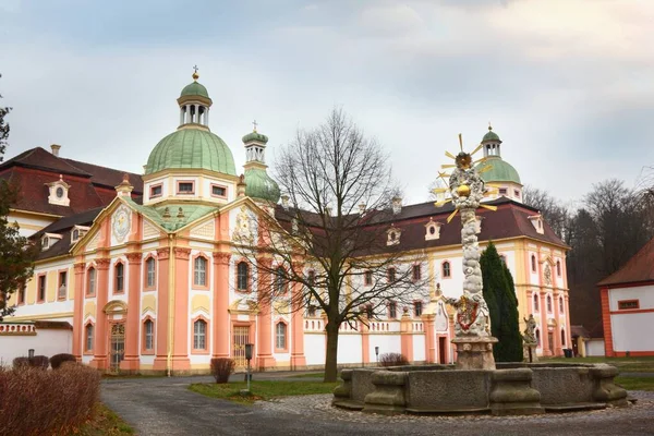 Barokowy Klasztor Cystersów Marienthala Saksonii Niemcy — Zdjęcie stockowe