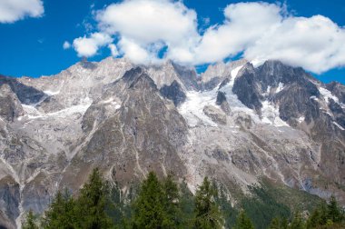 Batı Alpler alp aralığı Batı parçası olan.