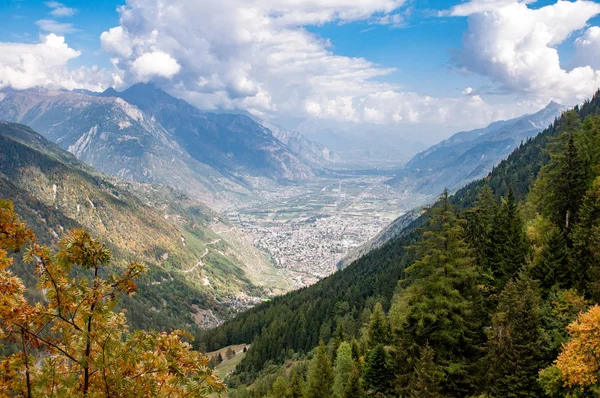 Batı Alpler alp aralığı Batı parçası olan.
