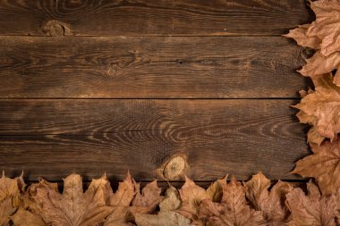 Düşen Kuru Yapraklar Tahta Plank Arkaplanında