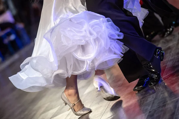 Jambes Jeunes Danseurs Sur Piste Danse — Photo