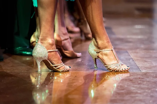 Pernas Mulher Dançando Dança Latina — Fotografia de Stock