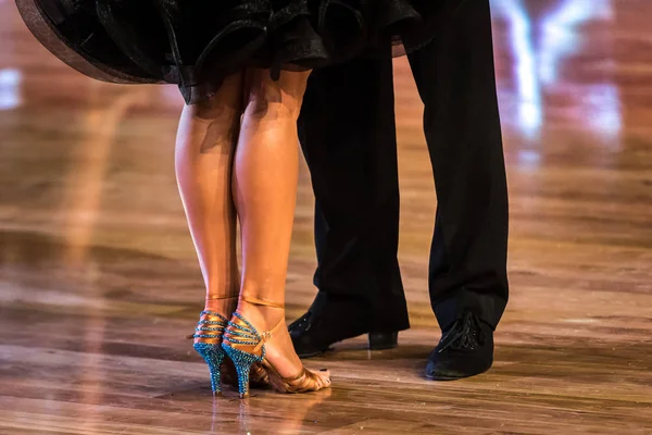 Ballroom Táncos Lábak Vértes — Stock Fotó