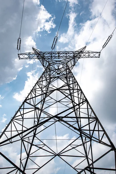 Elektriska Pylon Molnig Himmel Bakgrund — Stockfoto