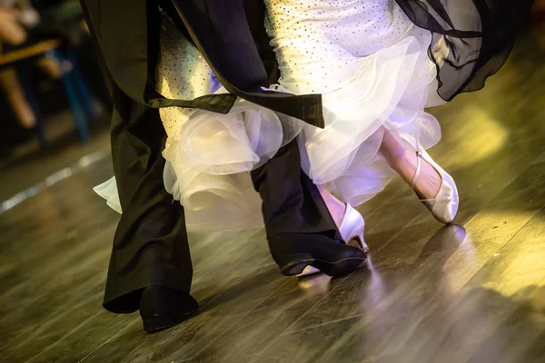 Sapatos Dança Pés Pernas Salão Baile Casal Feminino Masculino — Fotografia de Stock