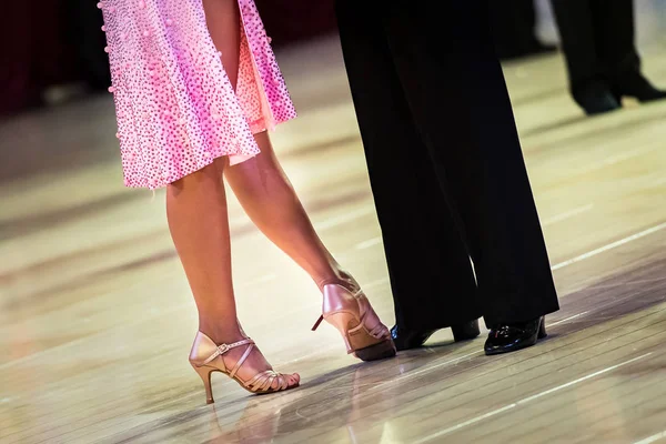 Casal dança latina dança — Fotografia de Stock