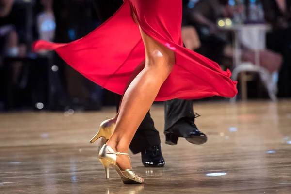 Par dansande latin dance — Stockfoto