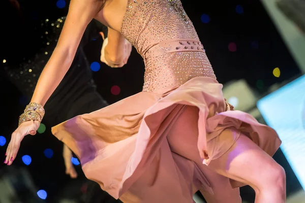 Chica Bailando Baile Latino —  Fotos de Stock