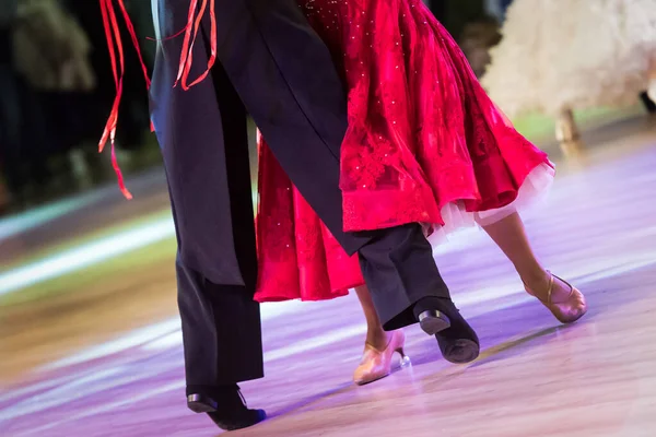Pár Tanec Standardní Tanec Tanečním Parketu — Stock fotografie