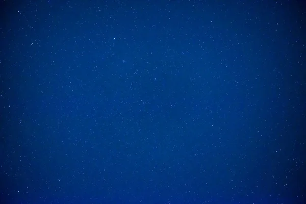 Ciel Bleu Foncé Nocturne Avec Des Étoiles Brillantes Comme Fond — Photo