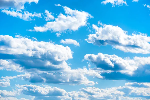 Skyer Blå Himmel Som Natur Baggrund - Stock-foto