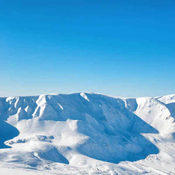 Chaîne Montagnes Blanches Hiver Sommets Avec Neige — Photo