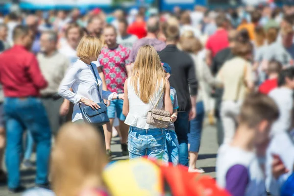 Crowd People Walking City Street Young Woman Long Hair Centre — Stock Photo, Image