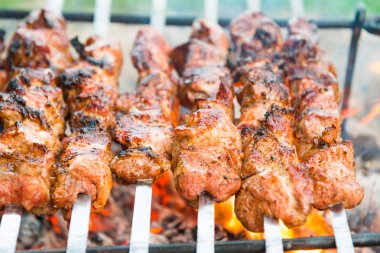 Rilled kebap et yanıyor ile Barbekü