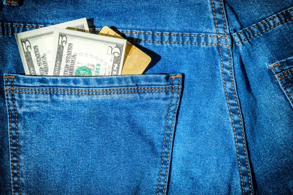 Θεώρηση Πλαστικών Τραπεζικών Καρτών Δολάριο Μετρητά Έννοια Χαρτζιλίκι Μπλε Τζιν — Φωτογραφία Αρχείου