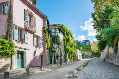 Paris, Monmartre Caddesi, Fransa 'da rahat bir turizm sokağı.