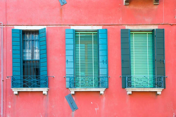 Fenster Roter Wand Altem Haus Venedig — Stockfoto