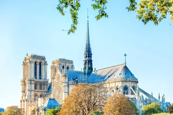 Notre Dame Paris Famosa Catedral Com Céu Azul — Fotografia de Stock