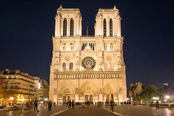 Notre Dame Paris Famosa Catedral Com Iluminação Noturna — Fotografia de Stock