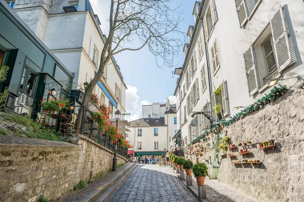 Przytulna Aleja Turystyczna Paryżu Monmartre Street Francja — Zdjęcie stockowe