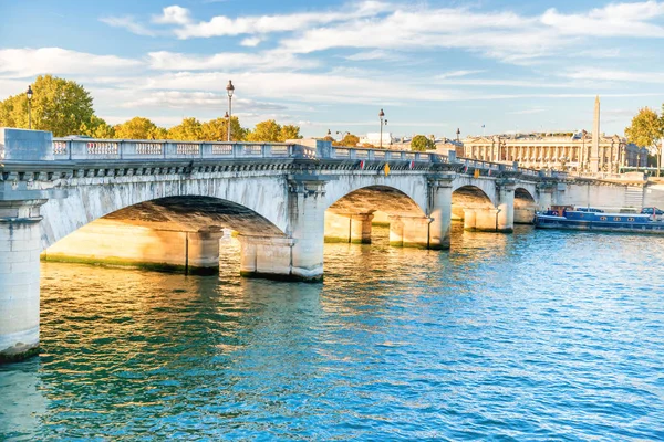 Paris Seine Nehri Boyunca Eski Taş Köprü — Stok fotoğraf