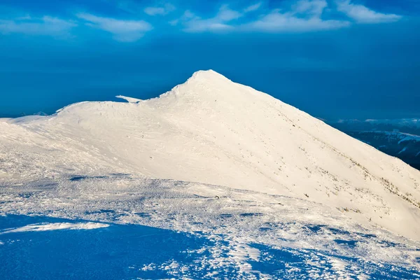 Paisagem Com Pico Montanha Neve Pôr Sol — Fotografia de Stock