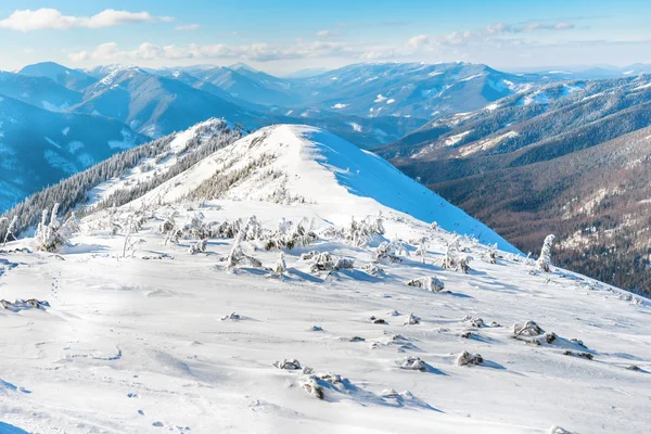 Paisaje Invernal Montañas Con Nieve Colinas Azules — Foto de Stock