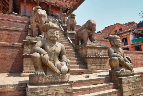 Estátuas Antigas Antiga Cidade Bhaktapur Kathmandu Nepal — Fotografia de Stock