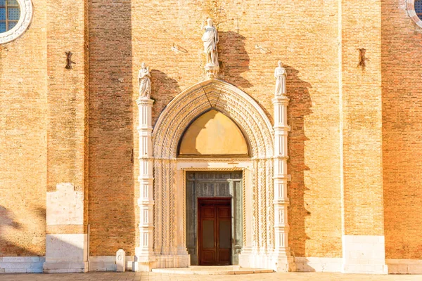 Facciata Mattoni Della Basilica Santa Maria Gloriosa Dei Frari Venezia — Foto Stock